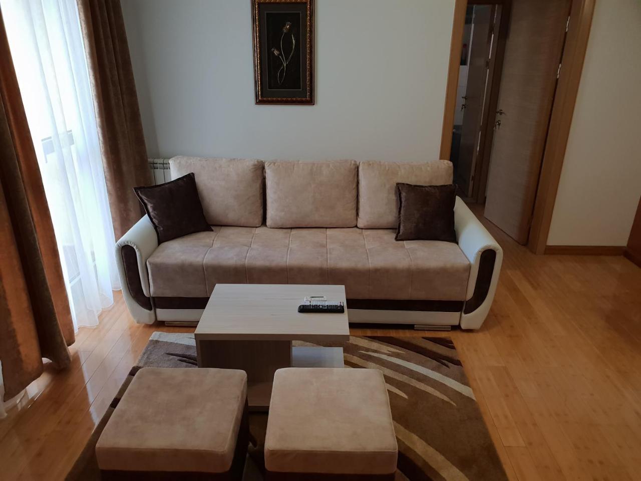 Apartman Kej Free Parking Kraljevo Buitenkant foto