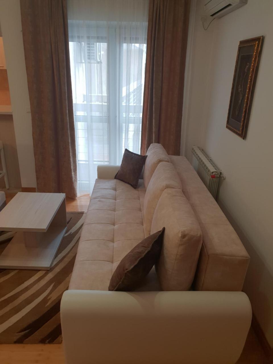 Apartman Kej Free Parking Kraljevo Buitenkant foto